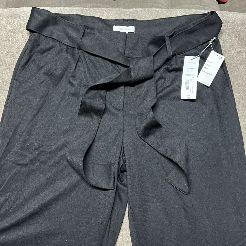π₯°π₯°Liz Claiborne 4 Way Stretch Belted Trousersπ₯°π₯° - Picture 2 of 11